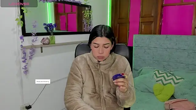 Aysha winxs online show from 04-01-26, 03:41