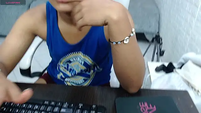 velvet o online show from 02-26-26, 04:12