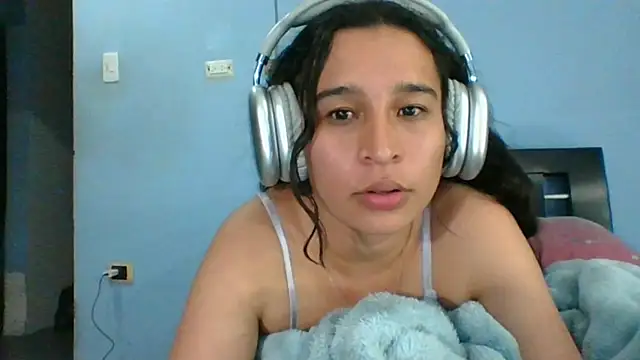 scarlettscottx  online show from 07-18-26, 12:19