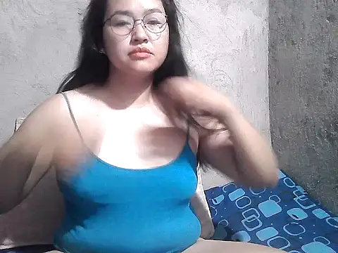 wildchinita00 online show from 05-17-26, 09:26