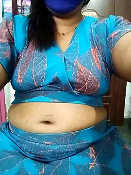 Snapshot of Tamil_Romantic_queen chatting on 03-19-26, 07:08 Tamil Romantic queen online show from 03-19-26, 07:08