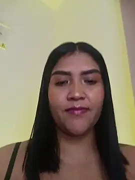 Snapshot of EmiliaVincenzo chatting on 02-26-26, 02:55 EmiliaVincenzo online show from 02-26-26, 02:55