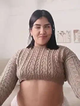 Snapshot of EmiliaVincenzo chatting on 02-26-26, 03:01 EmiliaVincenzo online show from 02-26-26, 03:01