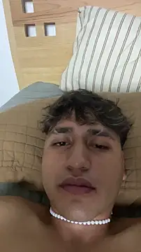 Alejandroml2 online show from 07-07-26, 10:52