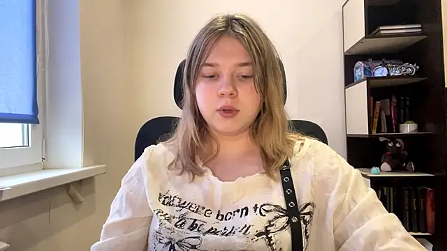 TomikoPfau online show from 04-13-26, 02:32