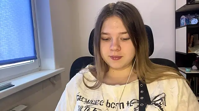 TomikoPfau online show from 03-26-26, 03:27