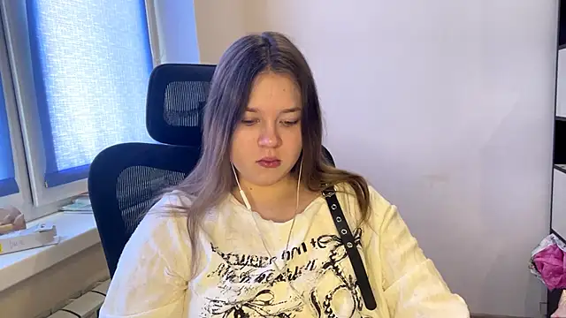 TomikoPfau online show from 03-09-26, 07:45