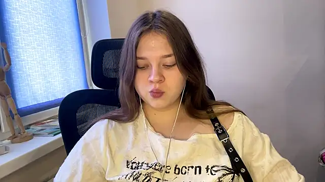 TomikoPfau online show from 03-05-26, 09:17