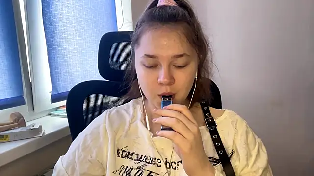 TomikoPfau online show from 03-07-26, 07:48