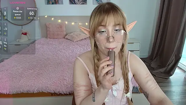 linaloon online show from 03-18-26, 05:10