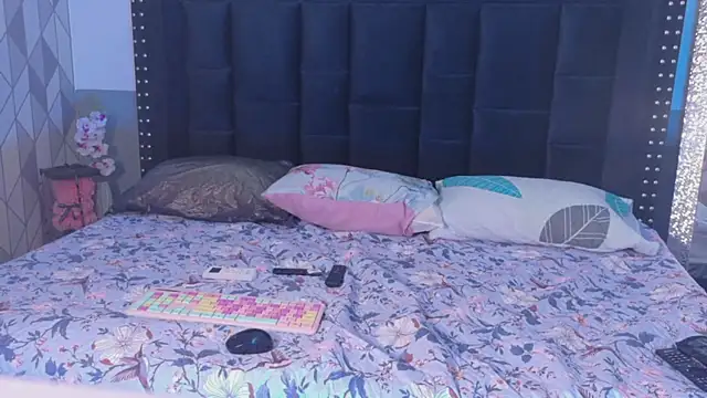 naughtyyindiann online show from 04-09-26, 02:46