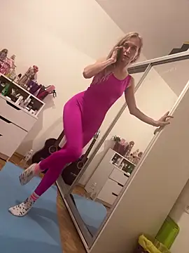 Snapshot of Faiiry_ chatting on 02-27-26, 02:23 Faiiry online show from 02-27-26, 02:23