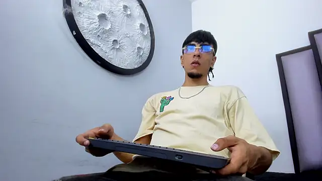 Endrick-23 online show from 04-12-26, 03:43