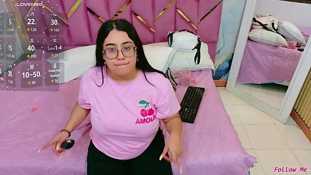 curvybuffgirllll online show from 07-19-26, 07:21