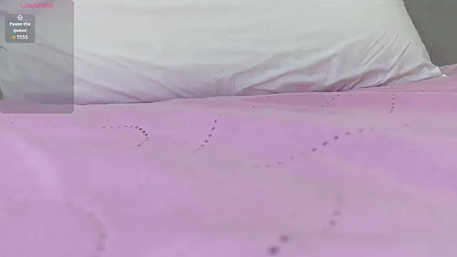 curvybuffgirllll online show from 06-11-26, 12:32