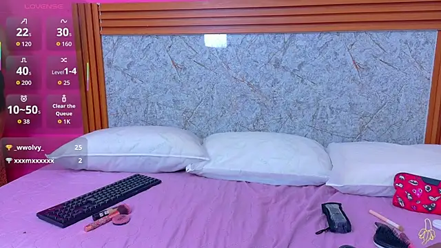 curvybuffgirllll online show from 05-15-26, 07:23