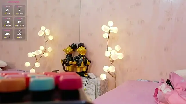 curvybuffgirllll online show from 04-12-26, 08:01