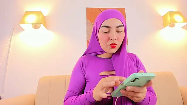 Snapshot of Malika_Noor chatting on 04-15-26, 03:16 Malika Noor online show from 04-15-26, 03:16