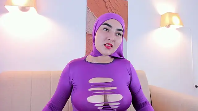 Snapshot of Malika_Noor chatting on 05-13-26, 02:24 Malika Noor online show from 05-13-26, 02:24