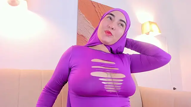 Snapshot of Malika_Noor chatting on 04-26-26, 02:36 Malika Noor online show from 04-26-26, 02:36