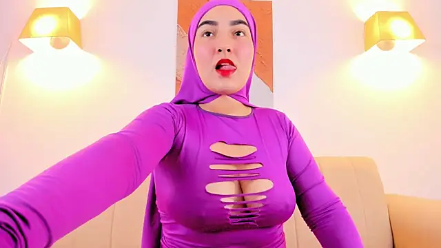 Snapshot of Malika_Noor chatting on 04-14-26, 03:06 Malika Noor online show from 04-14-26, 03:06