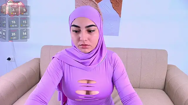 Snapshot of Malika_Noor chatting on 03-25-26, 02:16 Malika Noor online show from 03-25-26, 02:16