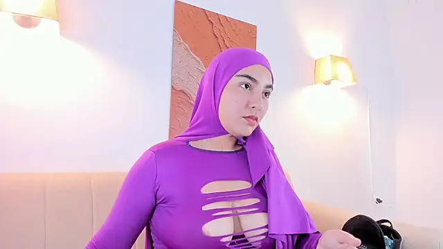 Snapshot of Malika_Noor chatting on 05-12-26, 02:12 Malika Noor online show from 05-12-26, 02:12