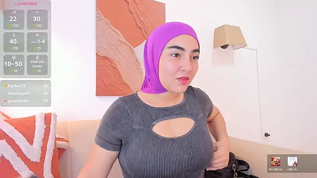 Snapshot of Malika_Noor chatting on 05-25-26, 03:11 Malika Noor online show from 05-25-26, 03:11