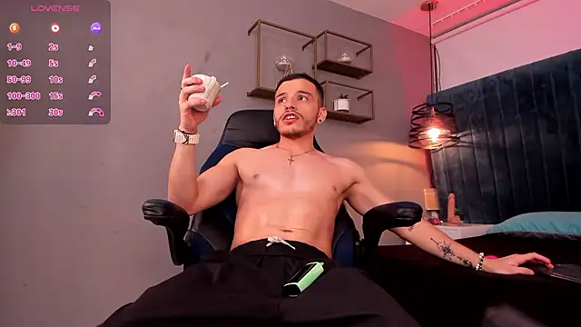 Snapshot of liam_es chatting on 02-27-26, 02:01 liam es online show from 02-27-26, 02:01