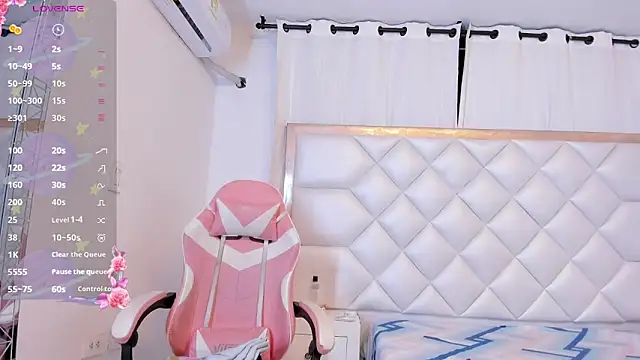 Snapshot of michelleblair1 chatting on 02-28-26, 01:22 michelleblair1 online show from 02-28-26, 01:22