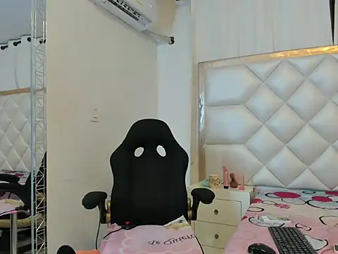 michelleblair1 online show from 04-13-26, 02:43