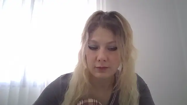 Foxy Bright online show from 02-27-26, 12:27