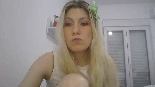 Foxy Bright online show from 03-27-26, 07:37