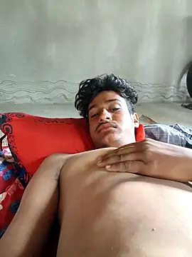 Snapshot of mmnnnnnhh chatting on 05-17-26, 12:43 mmnnnnnhh online show from 05-17-26, 12:43