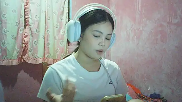DessertFlower online show from 05-05-26, 04:15