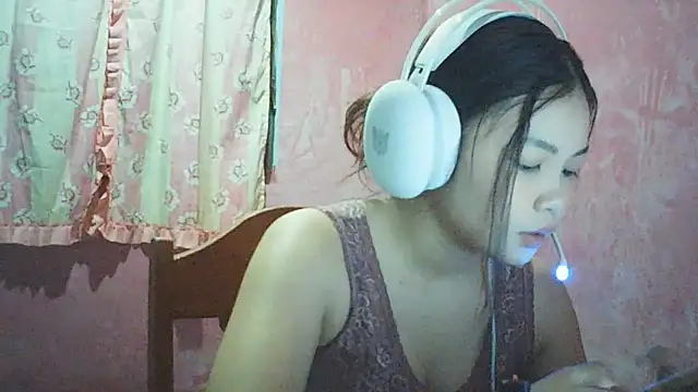 DessertFlower online show from 04-25-26, 03:42