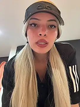 romanovanita online show from 03-13-26, 04:17