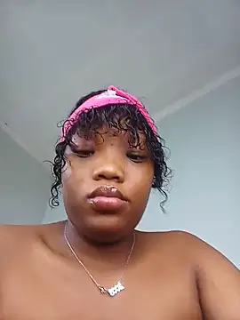 Snapshot of Divine_Beautyxx chatting on 06-17-26, 03:50 Divine Beautyxx online show from 06-17-26, 03:50