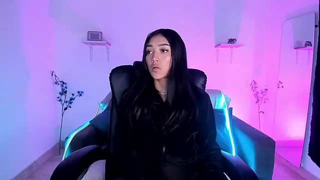 jaulyn 18 online show from 03-18-26, 01:57