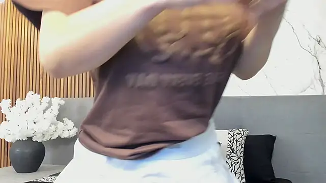 Snapshot of Amara_Velvet_ chatting on 06-20-26, 08:36 Amara Velvet online show from 06-20-26, 08:36