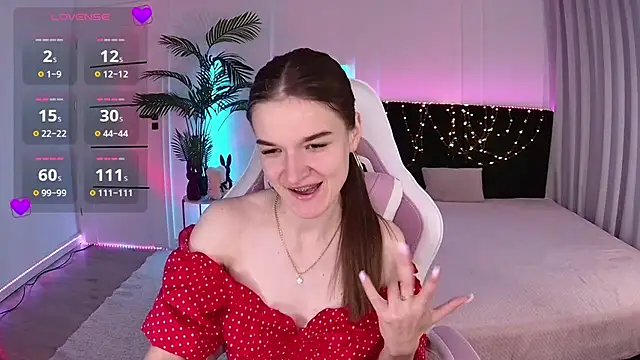 Ann Wood online show from 05-19-26, 02:13