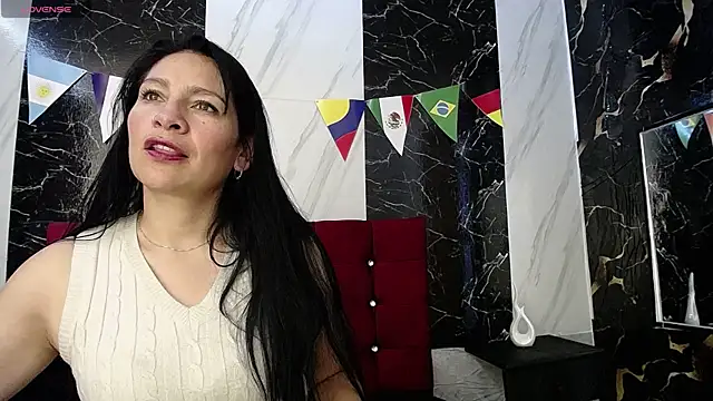 Snapshot of SofiaMoreno_ chatting on 06-17-26, 05:01 SofiaMoreno online show from 06-17-26, 05:01