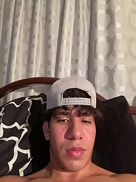 Alejandrososas online show from 04-14-26, 04:06
