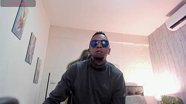 Snapshot of bray_1999 chatting on 02-23-26, 03:30 bray 1999 online show from 02-23-26, 03:30