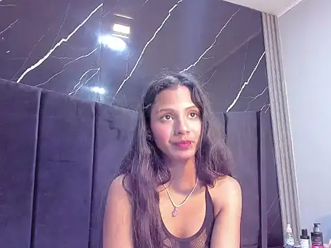 Snapshot of Juna_Hyl chatting on 02-27-26, 02:01 Juna Hyl online show from 02-27-26, 02:01