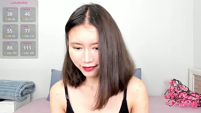 Kiraeko online show from 06-26-26, 10:26