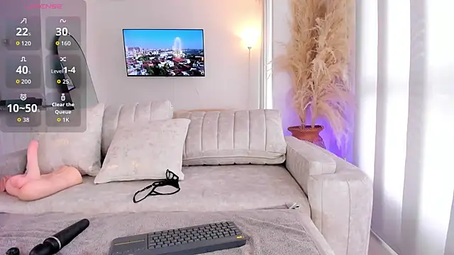 sofiawiliams online show from 04-05-26, 01:07