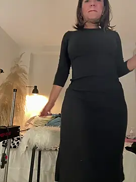 Snapshot of Viictoria-Jones chatting on 07-13-26, 10:58 Viictoria-Jones online show from 07-13-26, 10:58