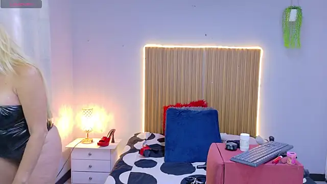 CIccioline pussyGolden online show from 04-15-26, 07:58