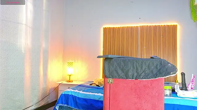 CIccioline pussyGolden online show from 03-28-26, 08:10